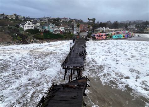 Capitola Wharf split in two, waves rise to 35 feet: Video