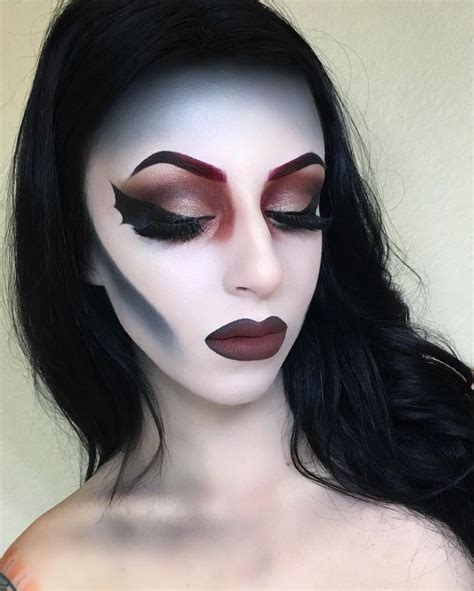 Pretty Vampire Makeup Ideas | POPSUGAR Beauty | Vampire makeup, Makeup, Popsugar beauty