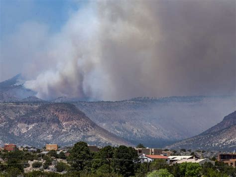 New Mexico wildfire: Crews brace for strong winds : NPR