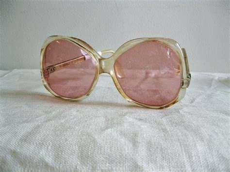 STREET SCENE VINTAGE: Vintage Sunglasses