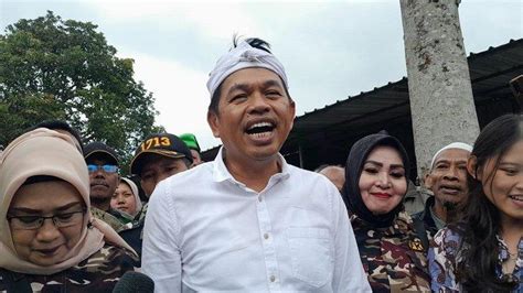 Isyaratkan Maju Pilgub Jabar 2024, Dedi Mulyadi: Masa Nanti Saya Gubernur Enggak Boleh Duda ...