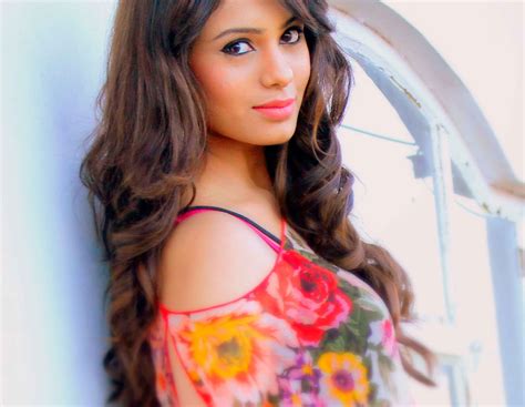 Deepa Sannidhi Biography – Real Name, Age, Height, Weight, Movies, Family, DOB, Career, Upcoming ...