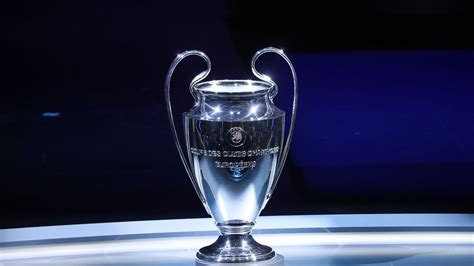 O troféu da UEFA Champions League | UEFA Champions League 2022/23 | UEFA.com