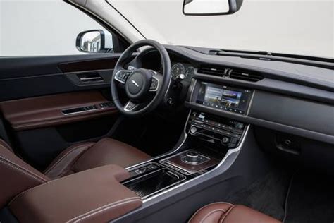 Gallery: 2018 Jaguar XF Sportbrake Interior