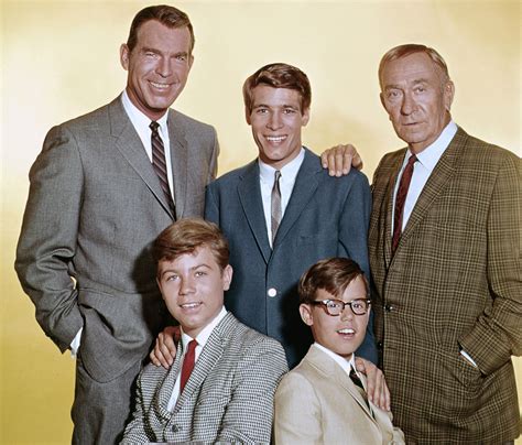 Don Grady, Who Played Robbie on ‘My Three Sons,’ Dies at 68 - The New York Times