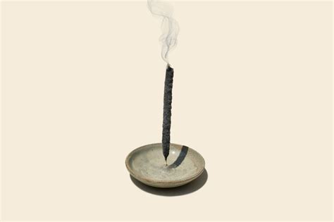 10 Best Natural Incense Scents for Calm Relaxing | Field Mag