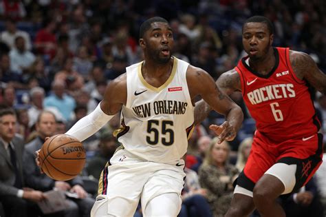 E'Twaun Moore gifting New Orleans Pelicans with veteran offensive grace