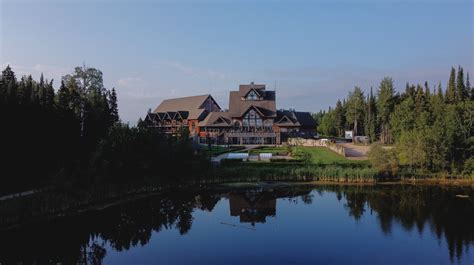 Top 20+ Luxury Resorts in Canada (2023 Guide) – Trips To Discover