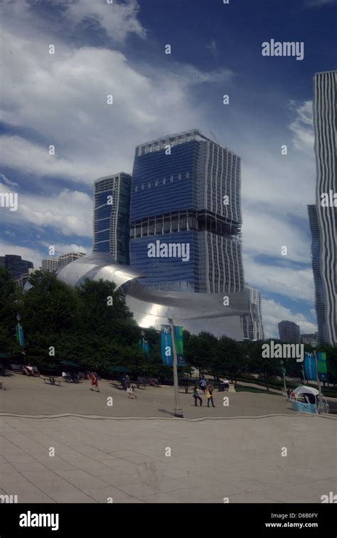 Reflection from a Bean Chicago Stock Photo - Alamy