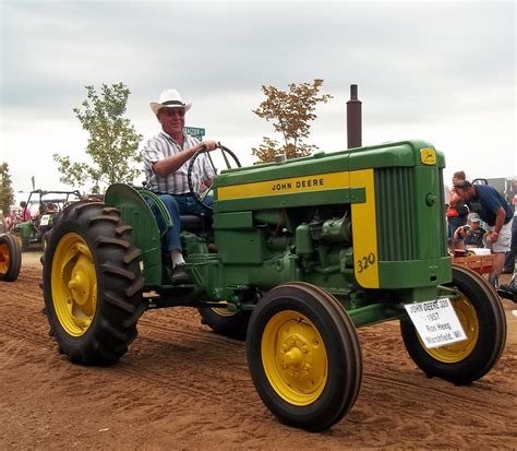 John Deere 320: Specs, Engine, Transmission, Dimensions