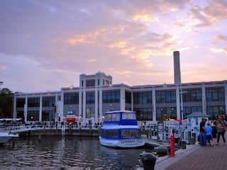 Hotel Photos in Old Town Alexandria, Virginia | Hyatt Centric Old Town ...