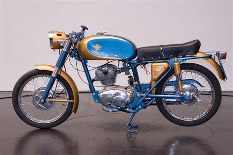 1961 Ducati 125 Sport - Ducati - Classic motorbikes - Ruote da Sogno