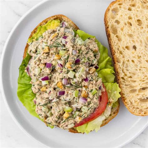 Healthy Tuna Salad - Cooking With Ayeh
