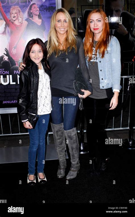 Billy Ray Cyrus, Tish Cyrus, family at arrivals for JOYFUL NOISE Stock Photo: 40347104 - Alamy