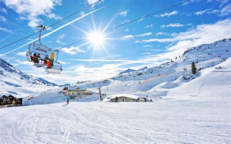 Rent or charter a helicopter for Zell Am See Ski Resort and other winter activities