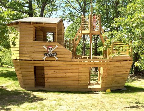 The coolest DIY wooden outdoor & indoor playhouse plans around. Big & small, ships, cottages and ...