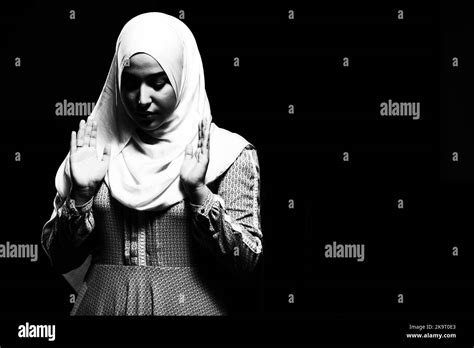 Hijab Black and White Stock Photos & Images - Alamy