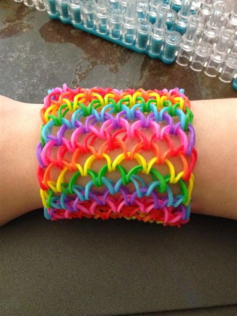 10 BELLESALUD: LA MODA DE LAS PULSERAS DE "LIGAS, ELÁSTICOS O GO... | Rainbow loom patterns ...