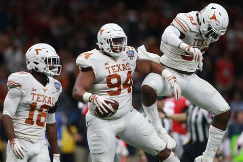 2019 Texas Football hype video - Barking Carnival