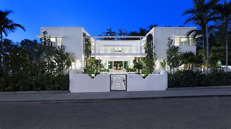 Palm Beach homes: New modern-style house filled with vibrant details