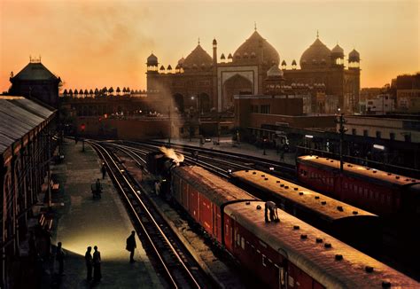 Steve Mccurry Train