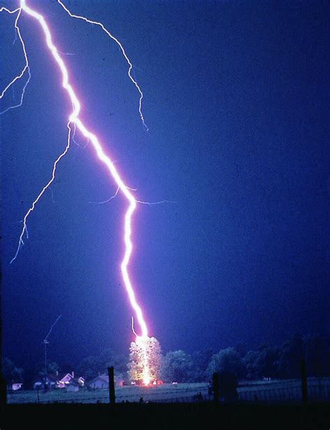 Interesting Facts about Lightning and Thunder | Interesting Facts & Current Events - Travel ...