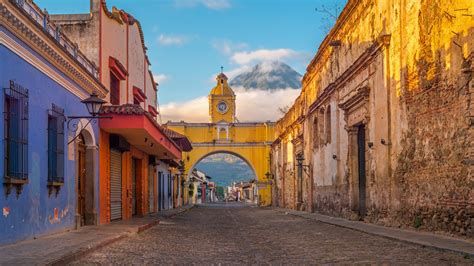 Video / What to do in La Antigua Guatemala I Bon Voyage Central America