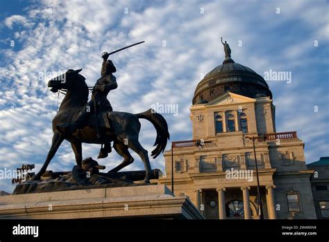 Thomas Francis Meagher statue with capitol, Montana State Capitol ...