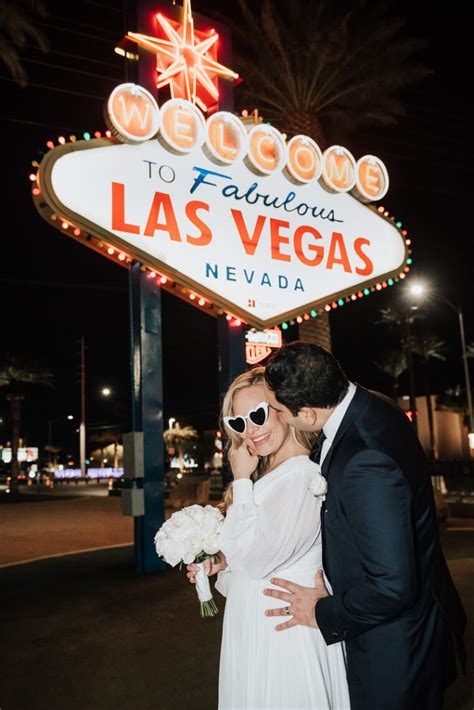 Las Vegas Sign Wedding - Las Vegas Photographer