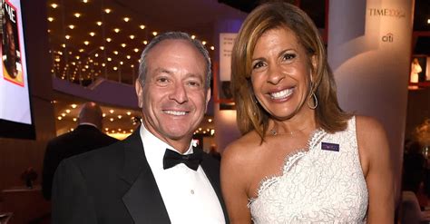 Hoda Kotb, Host Of The 'Today' Show, Is Engaged | LittleThings.com