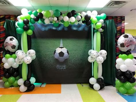 Soccer ⚽️ balloon arch | Soccer theme parties, Soccer birthday parties, Football theme party