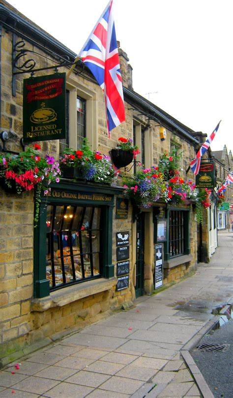 Bakewell, Derbyshire, Peak District ,England, UK - the old original bakewell pudding shop ...