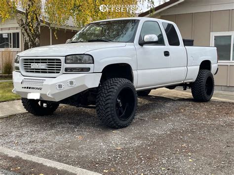 2001 GMC Sierra 1500 with 20x12 -44 Hardrock Tank and 33/12.5R20 Atturo ...