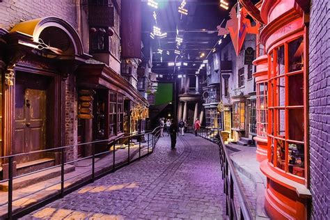 Diagon Alley | Harry potter props, Harry potter hermione granger, Harry potter hermione