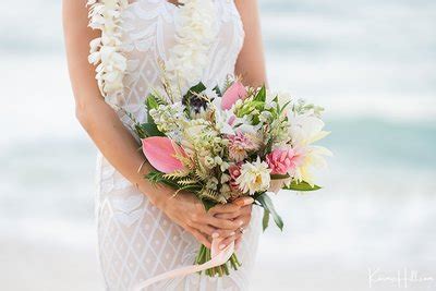 View Beautiful Maui Wedding Flowers and Bouquets in Hawaii