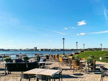 Best Waterfront Restaurants Boston: Seafood with Views