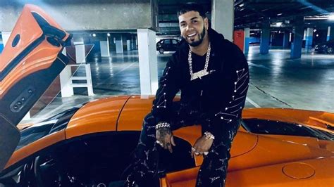 Anuel AA shows off his fabulous Lamborghini with 'Dragon Ball' images | RIGHT NOW