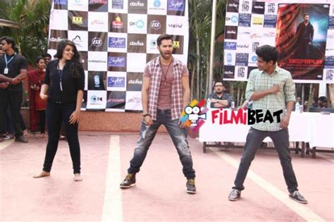 Varun Dhawan Promotes Badlapur At Pune Photos - FilmiBeat