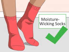 4 Ways to Treat a Foot Blister - wikiHow