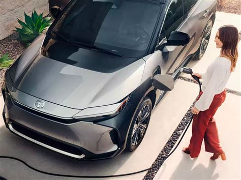 Toyota EV Charging FAQs | New Toyota near Creve Coeur, MO