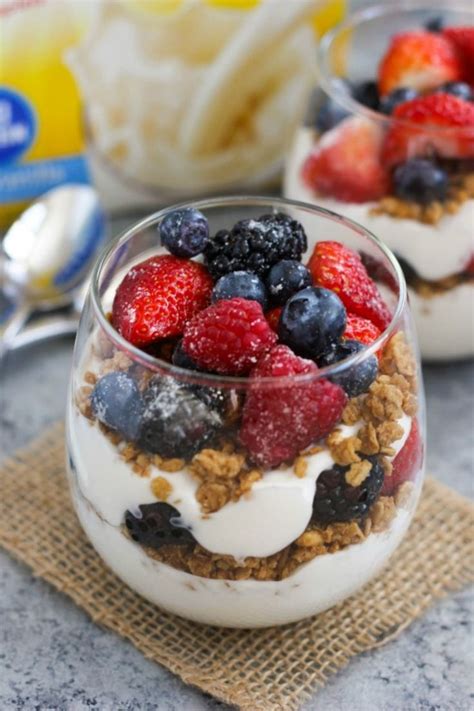 Berry Honey Yogurt Parfait | Recipe | Parfait recipes, Berries recipes, Yogurt recipes