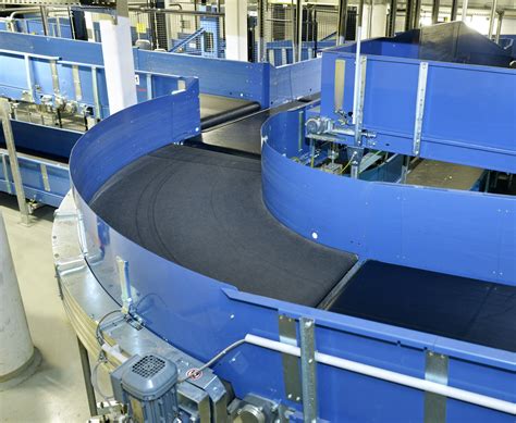 Curved Belt Conveyor | FMH Conveyors