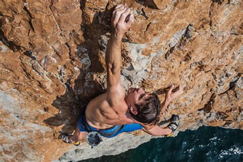 How free-climbing rock star Alex Honnold gets his grip - Sports Illustrated