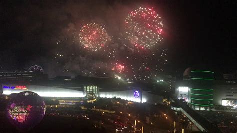 Mall of Asia Fireworks Year 2018 Philippines - YouTube