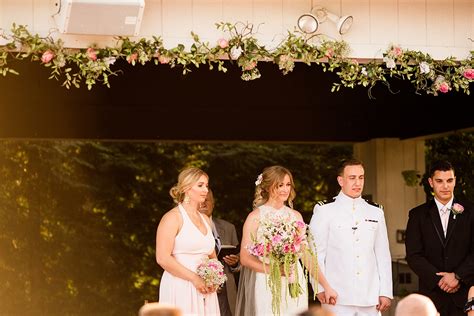 Wine Country Gardens Wedding in Defiance, Missouri :: Kevin and Hannah