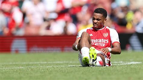 Arsenal confirm surgery for Timber on serious knee injury with defender set for lengthy absence