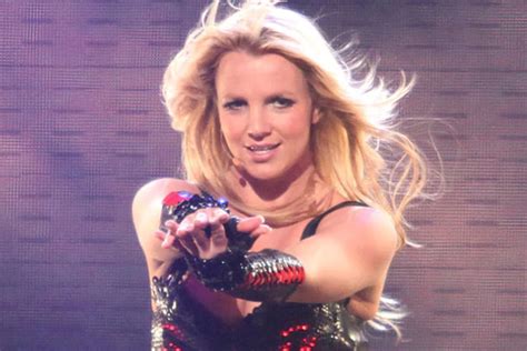 Britney Spears Takes Us Backstage, in the Studio in MTV Documentary ‘I Am Femme Fatale’