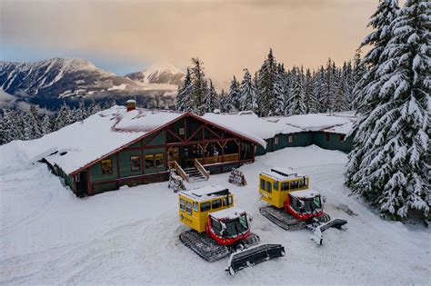 Our Snowcats – Selkirk Snowcat Skiing