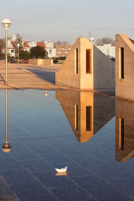 Navigate in the Mirror - Aveiro University Campus - Aveiro | University ...