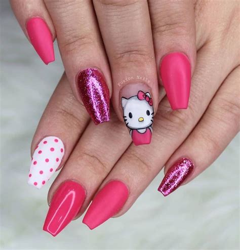 Just some cute hello kitty nails 💟 Would you wear these?! . . . @valentinobeautypure crystal ...